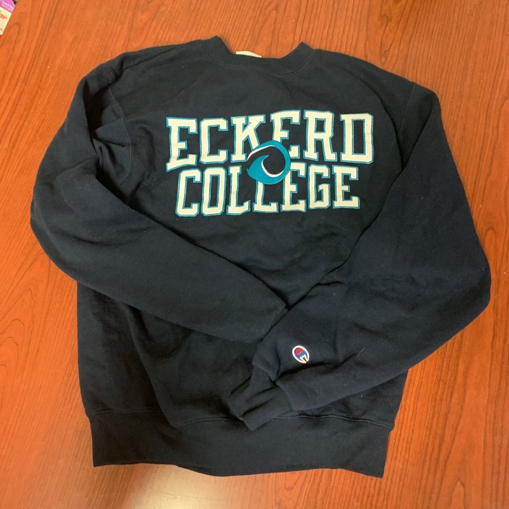Eckerd College sweatshirt